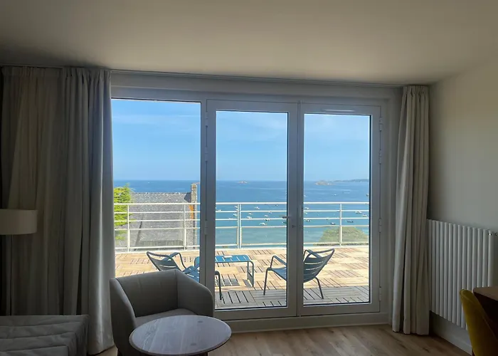 Logis Hotel De Carantec